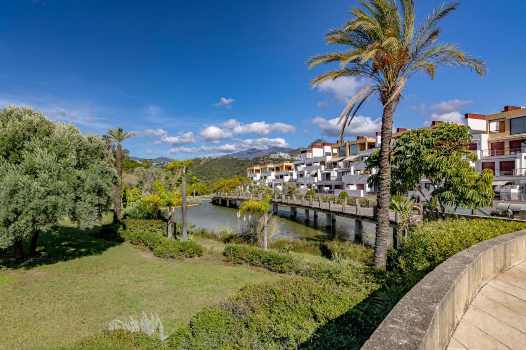 Apartamento Piscina Climatizada Gym Jacuzzi Sauna Tennis Estepona